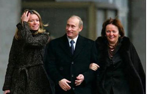 Thủ tướng Putin khoe con gái có người yêu