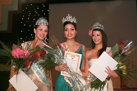 Hoa hậu VN ở châu Âu: 3 điều người Hung có thể học