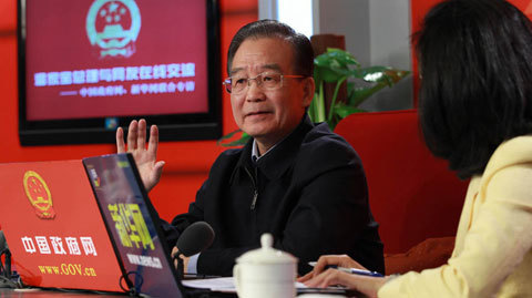 Thủ tướng TQ đem chuyện đời mình chat với dân