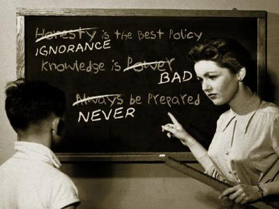 Tranh cãi chuyến du lịch dạy SV 