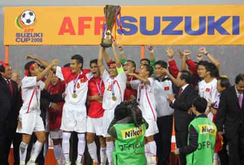 Những cột mốc đáng nhớ dưới “triều đại” HLV Calisto