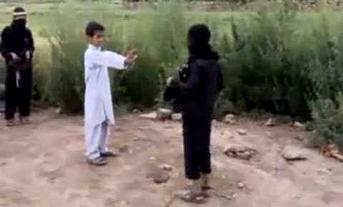 Trẻ em Pakistan thích thú đóng vai khủng bố