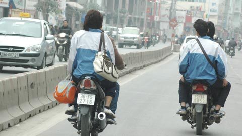 Bắt đầu bí mật ghi hình HS vi phạm giao thông