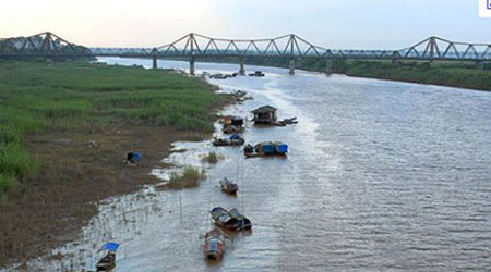 Xây hầm đường bộ qua sông Hồng: 'ngược đời'