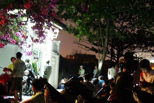 Phát hiện hai xác chết trong ngôi biệt thự