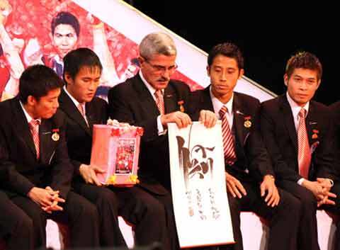 Calisto, bóng đá Việt và hai cuộc “kết hôn”