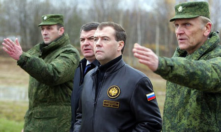 Nga ra oai với Nhật hay là đối phó Trung Quốc?