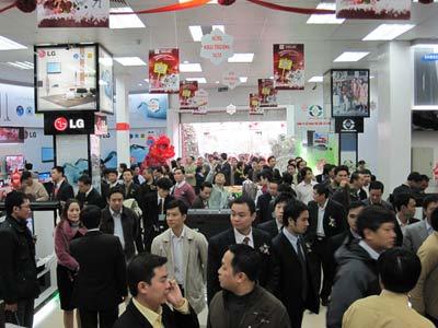 Thị trường điện máy: Sôi động cuộc chiến giá trị gia tăng