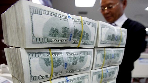 Mua bán trái phép gần 400.000 USD