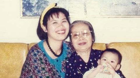 Lưu giữ khoảnh khắc vàng bên mẹ