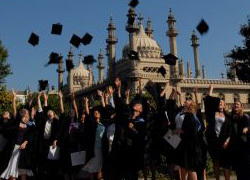 Con đường đến những trường đại học top 10 UK