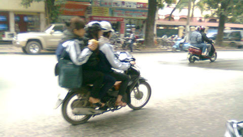 Không đi xe máy, khó đỗ đại học
