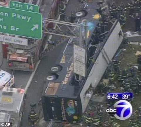 Tai nạn xe buýt thảm khốc ở Mỹ