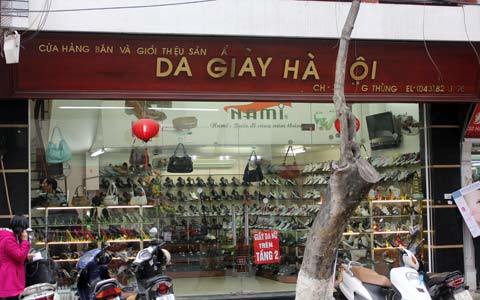 Video: “Ông tây” giở trò trộm cắp ở Hà Nội