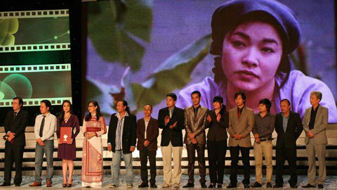 Cánh diều nhiều scandal làm khó giám khảo