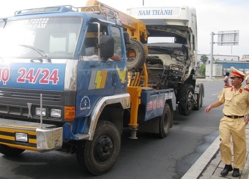 Vụ xe khách bị đâm: Nạn nhân cùng một họ tộc