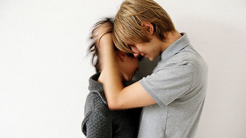 Ngày ra mắt, ngủ cùng giường và làm chuyện ấy