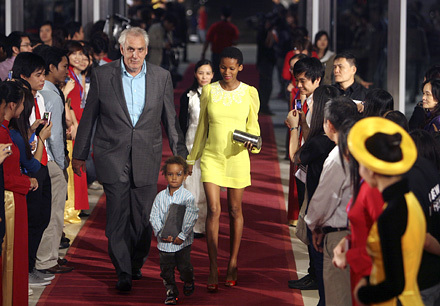 Đạo diễn Phillip Noyce làm liveshow tại Việt Nam