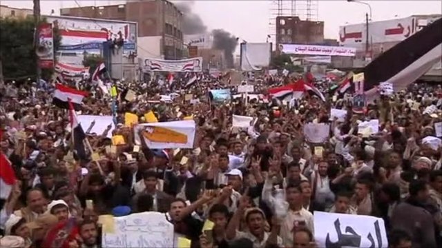 Hàng chục người biểu tình Yemen bị bắn chết