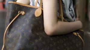 Những 'con ma' hàng hiệu không nhà