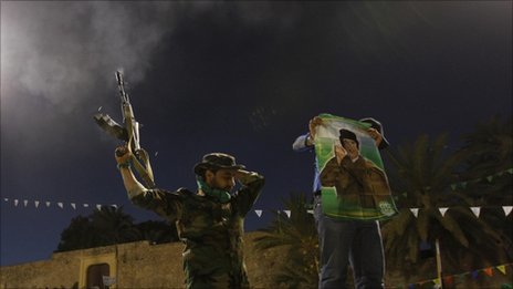 Mỹ sẽ sớm trao quyền chỉ huy chiến dịch Libya