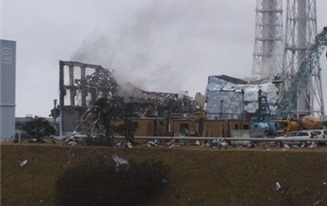 Clip sóng thần 14m đổ ập vào Fukushima