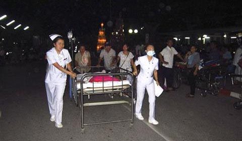 Nhiều nước nháo nhào sơ tán vì động đất