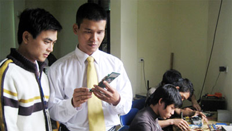 Ông chủ mê làm thuê