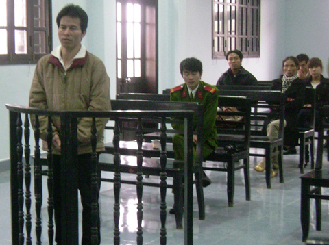 Chặn đường hiếp dâm, cướp của