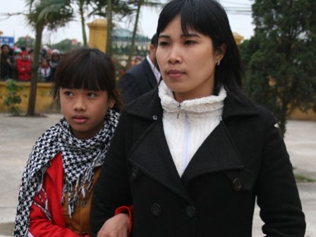 Cô thợ may kiện vợ người tình