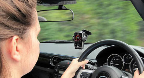 Cái chết báo trước khi sử dụng điện thoại + lái xe
