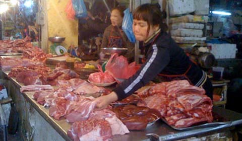 Người thu nhập thấp chật vật lo bữa ăn