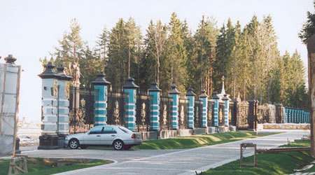 Thú ăn chơi nổi loạn của giới siêu giàu