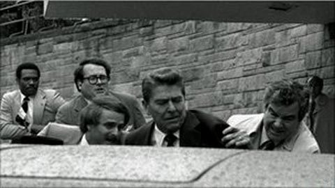 Ronald Reagan đã thoát khỏi âm mưu ám sát thế nào?