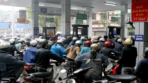 Cuồng cuồng vì xăng tăng giá