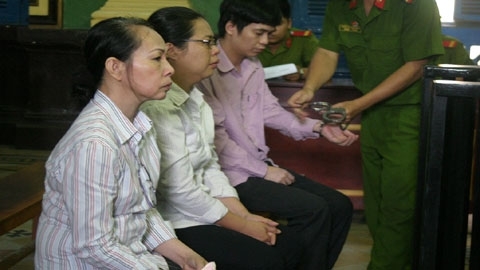 Giáo viên “rút ruột” ngân hàng