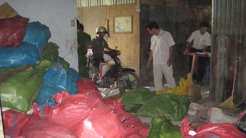 Kho hàng hơn 200.000 đĩa lậu bị triệt phá