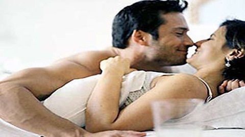 Bí quyết nam giới 'thống trị' chuyện gối chăn?