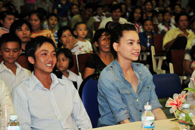 Lấy chồng đại gia lắm nỗi truân chuyên