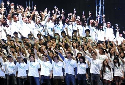 Sao châu Á quyên góp 3,2 triệu đô la cho Nhật Bản