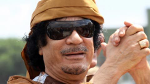 Gaddafi cử người đi một loạt nước điều đình