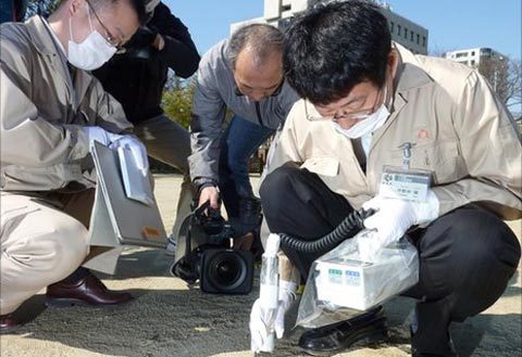 Nhật ráo riết đo nhiễm xạ các trường học Fukushima