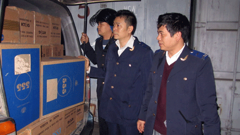 Bắt vụ buôn lậu thuốc lá lớn chưa từng có