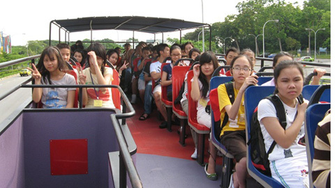 Teen sốt sắng tìm trại hè nghìn đô