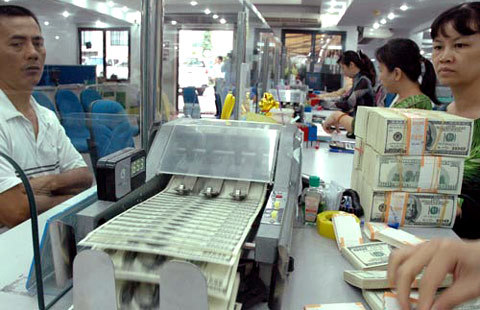 Vẫn lùng bùng thị trường USD