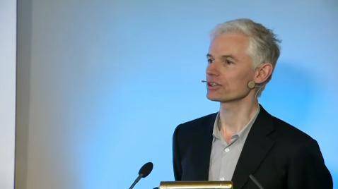 Giáo sư toán đoạt giải thưởng 1 triệu USD