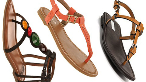 Chọn sandal khoe đôi chân trắng hồng