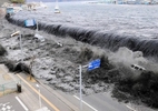 Ảnh độc về sóng thần kinh hoàng ở Nhật