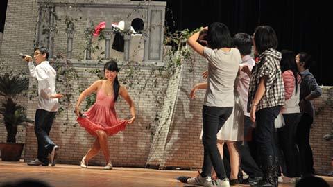 Ngỡ ngàng với thiên tình sử của teen Hà Nội - Ams