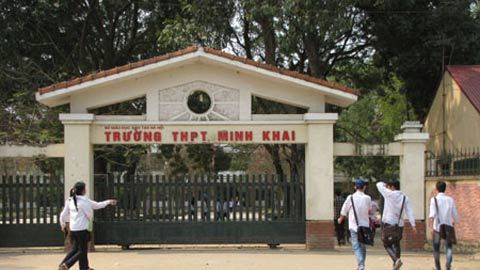 Nữ sinh bị đánh ghen dã man vì tình tay ba